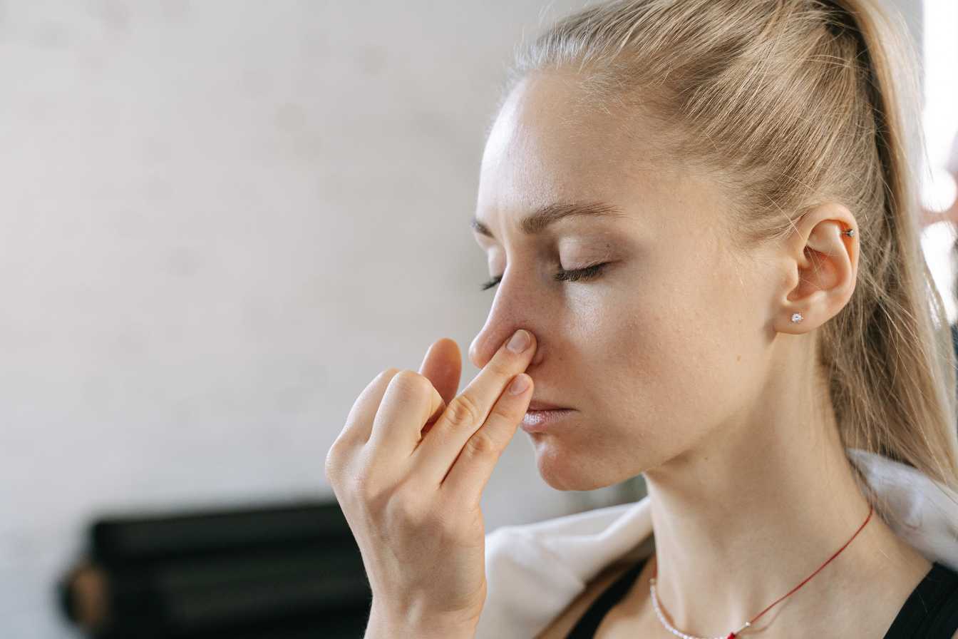 douleur-milieu-du-dos-et-mal-a-respirer-causes-et-solutions-efficaces-2