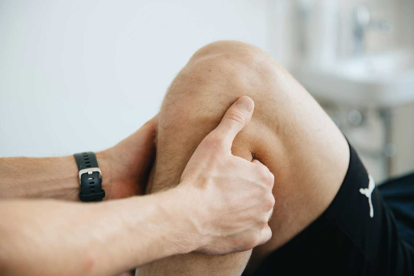 douleurs-articulaires-a-la-menopause-causes-symptomes-et-solutions-naturelles-2